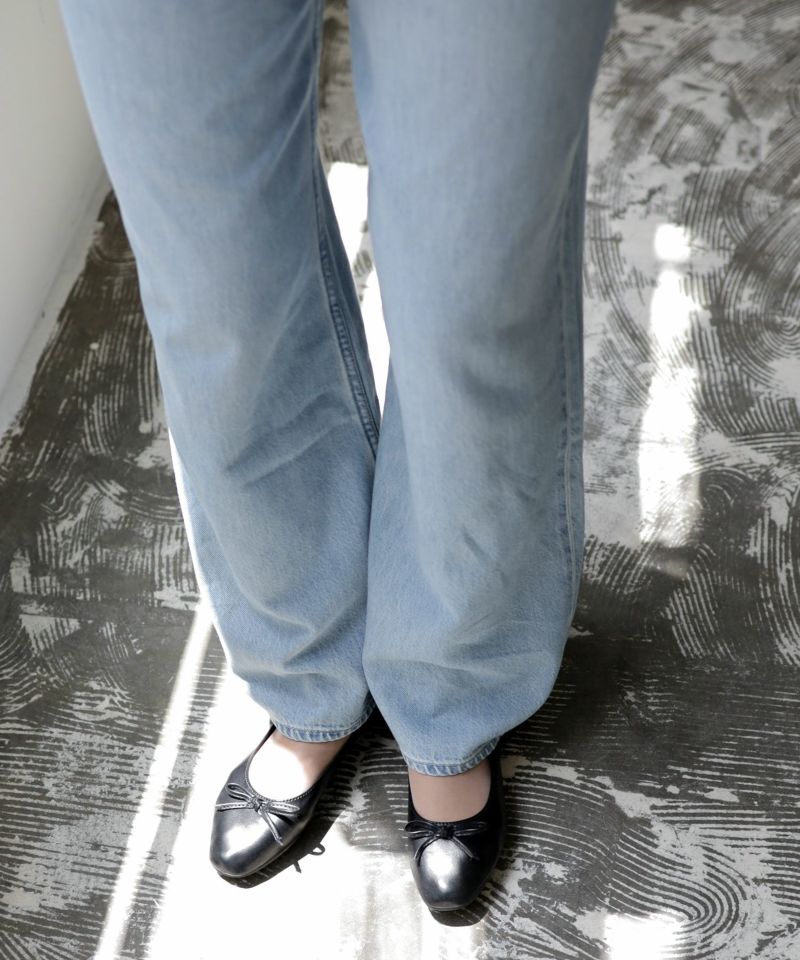 かかとがゴムでバブーシュのように履けるスクエアトゥバレエ