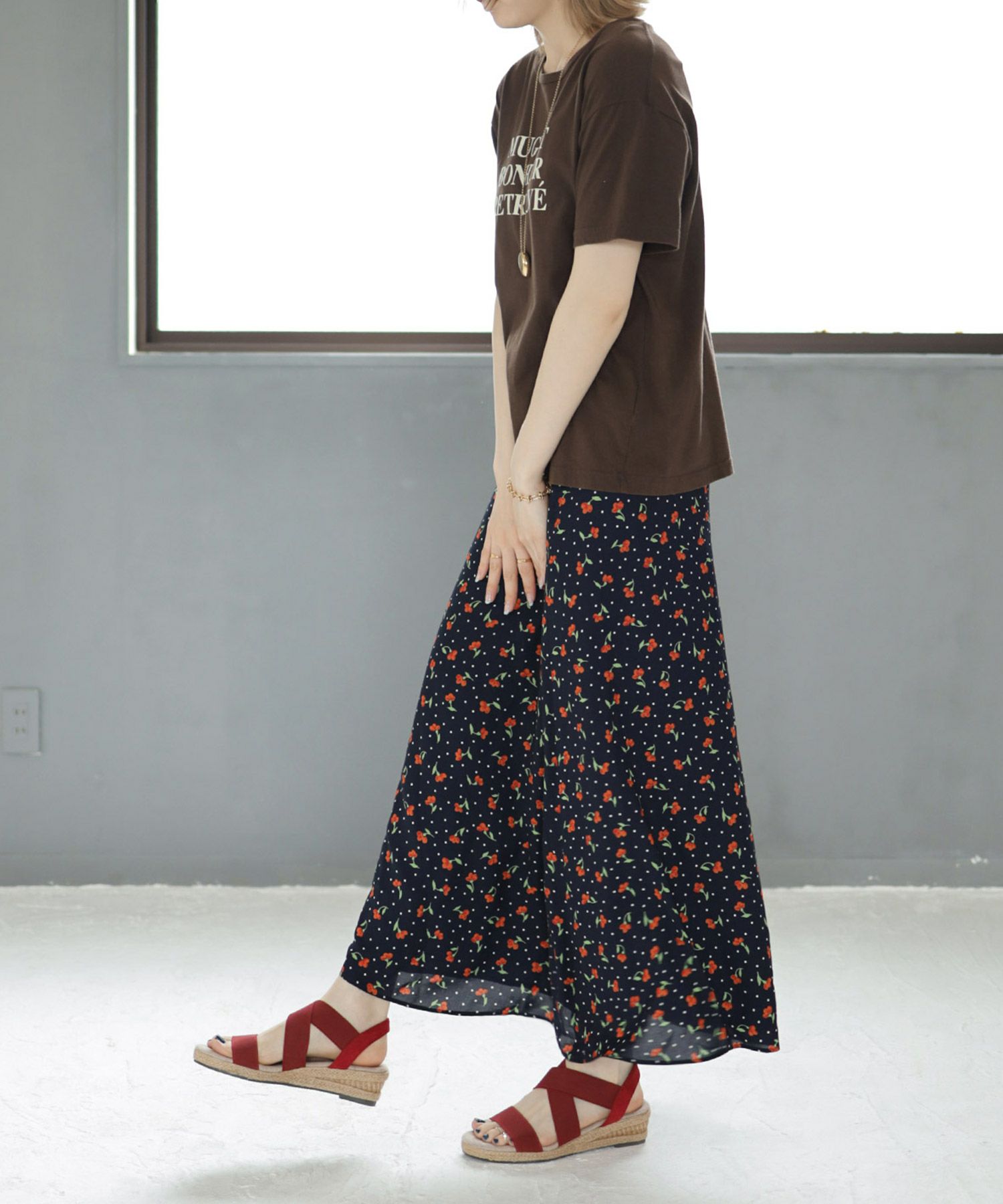 ゴムでフィットするので靴ズレしにくい4cmヒールゴムフィットサンダル 一部7月上旬・7月末頃入荷予定