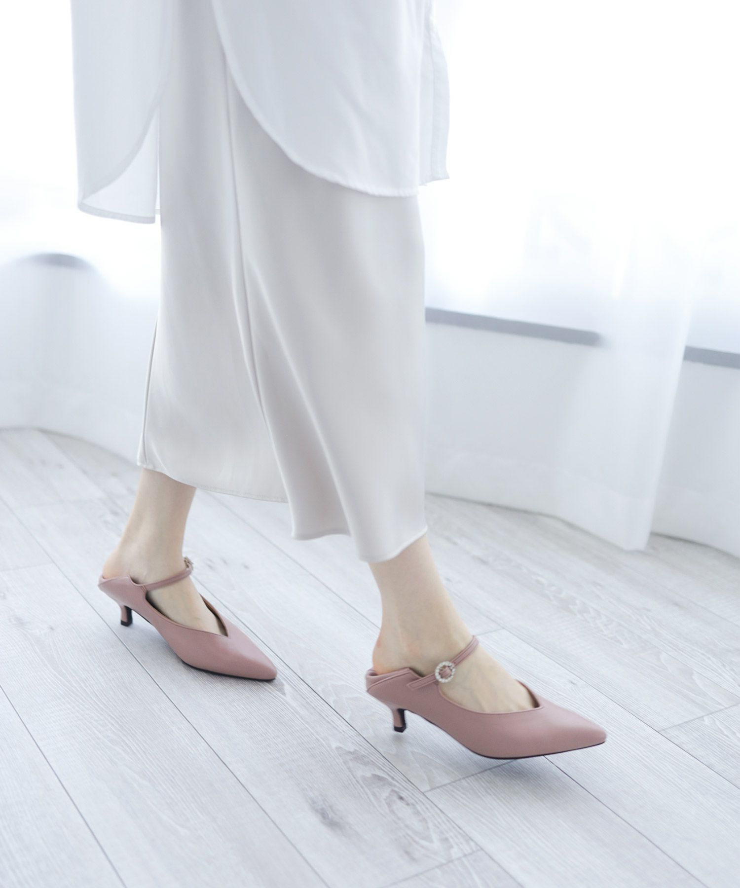 かかとが踏める2Way！ビジューバックルポインテッドトゥキトゥンヒールパンプス 一部7月上旬入荷予定