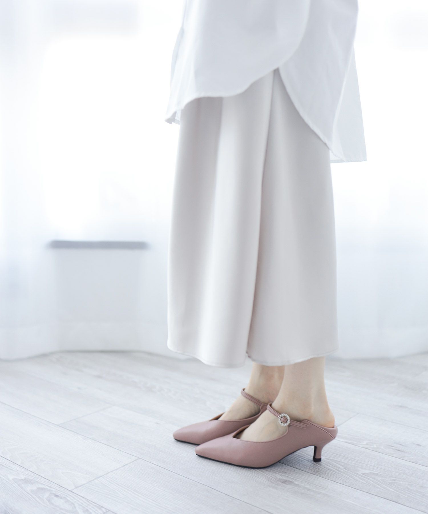 かかとが踏める2Way！ビジューバックルポインテッドトゥキトゥンヒールパンプス 一部7月上旬入荷予定