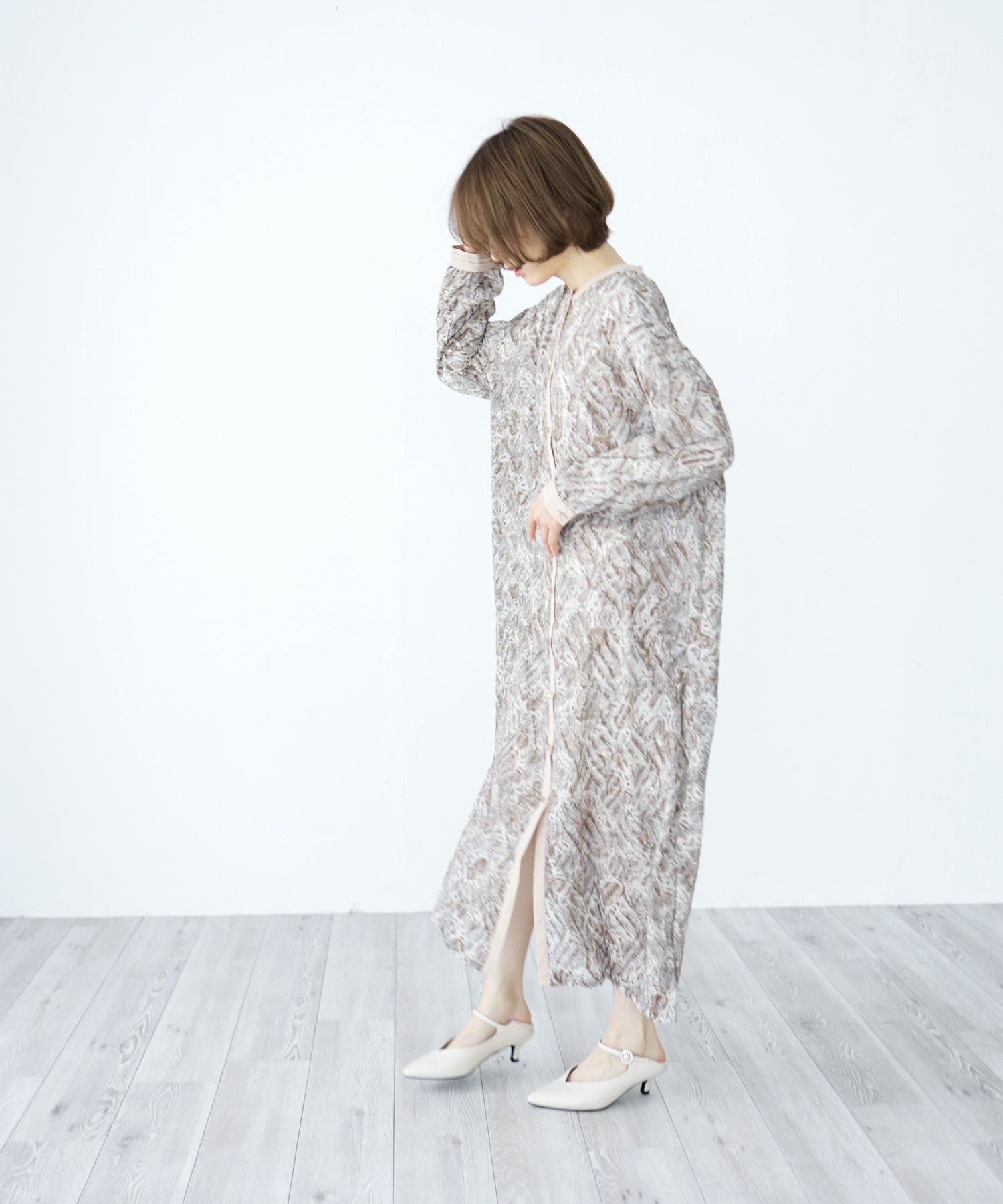 かかとが踏める2Way！ビジューバックルポインテッドトゥキトゥンヒールパンプス 一部7月上旬入荷予定