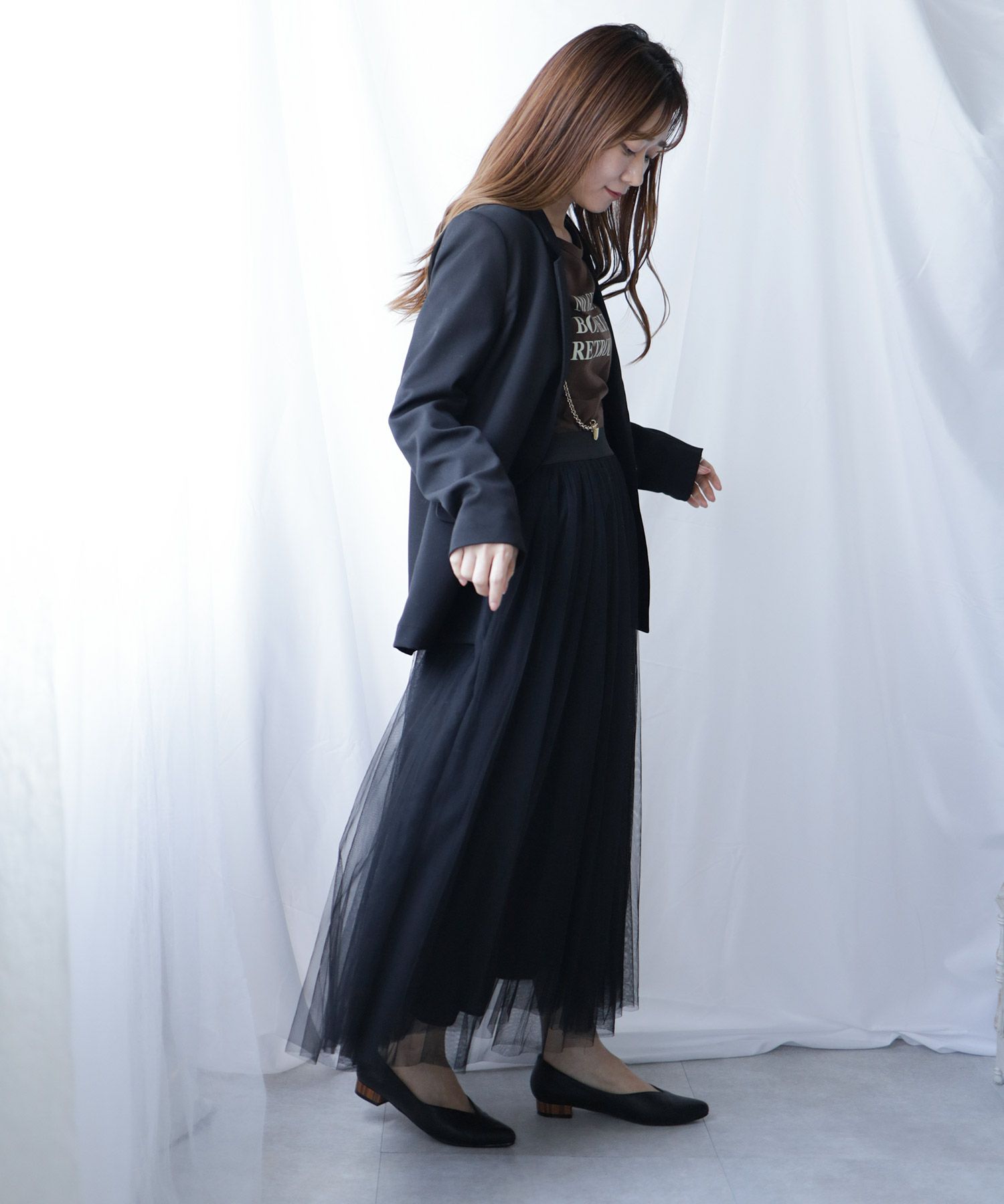 高機能クッションのVカット美脚ウッドヒールパンプス