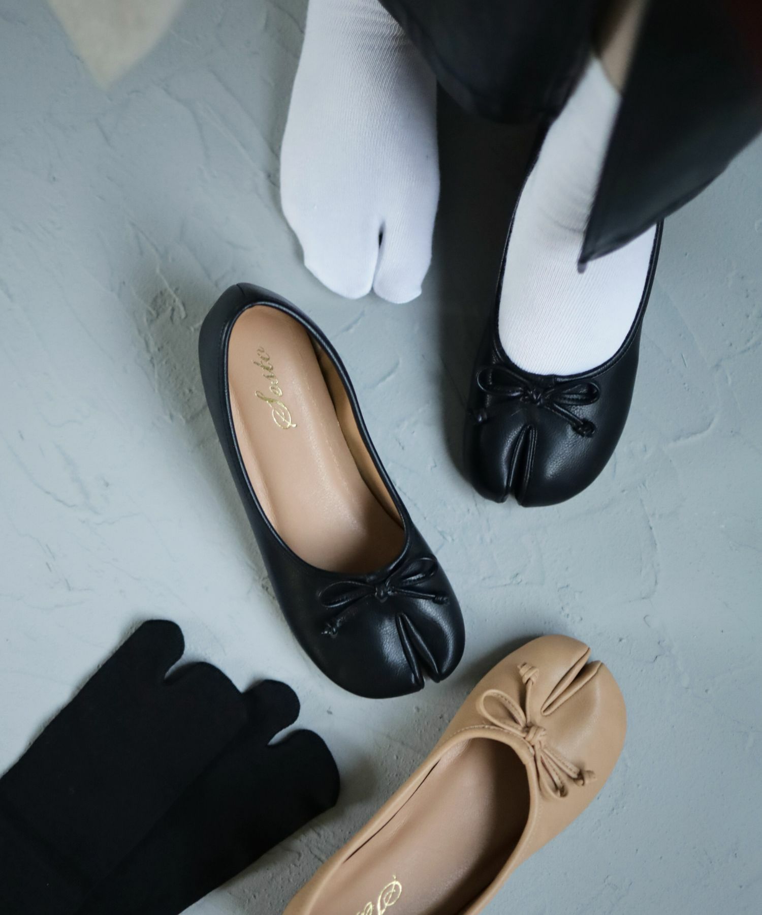 ローヒールタビパンプス