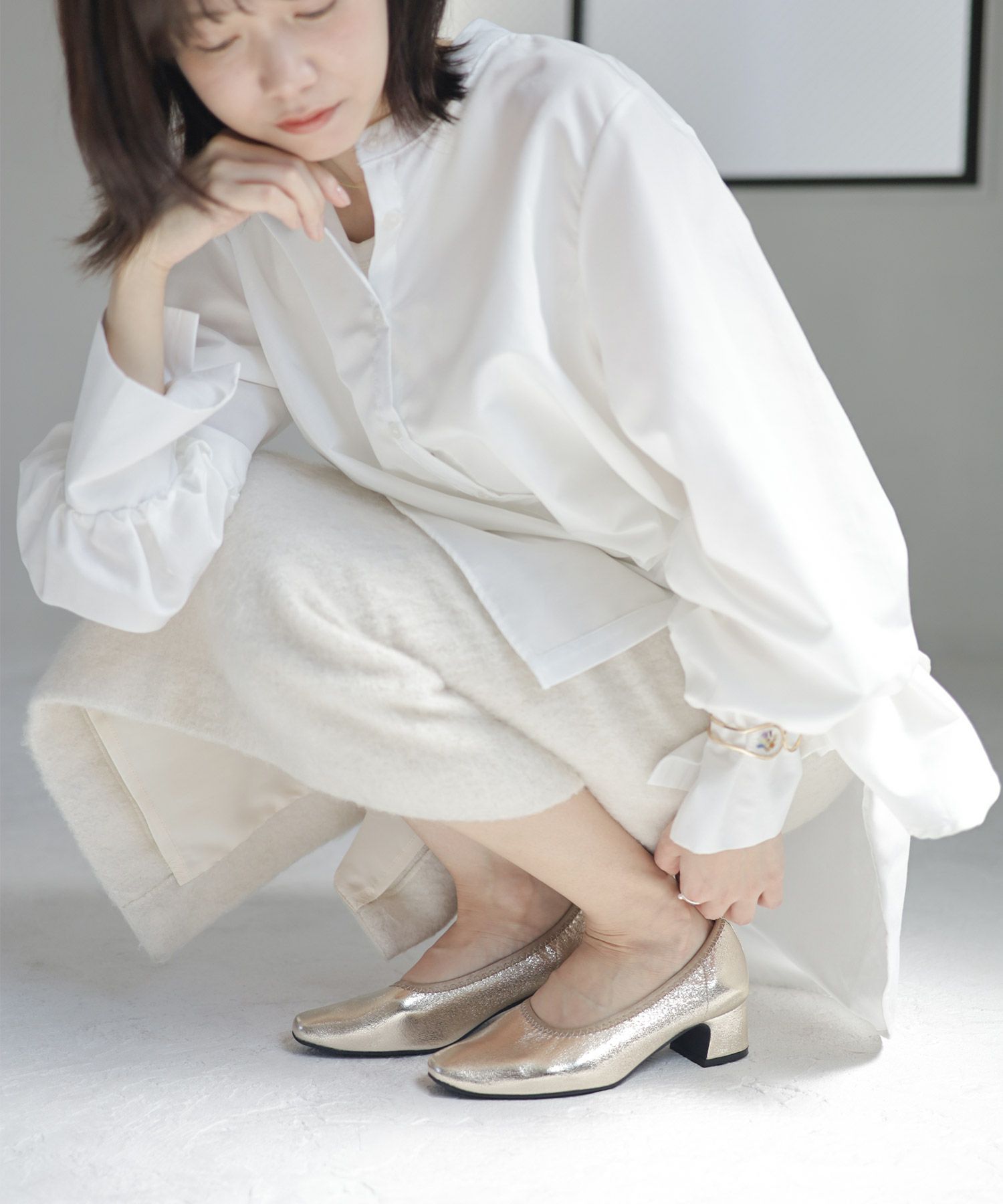 履き口ゴムの柔らか素材スクエアトゥパンプス▲返品不可