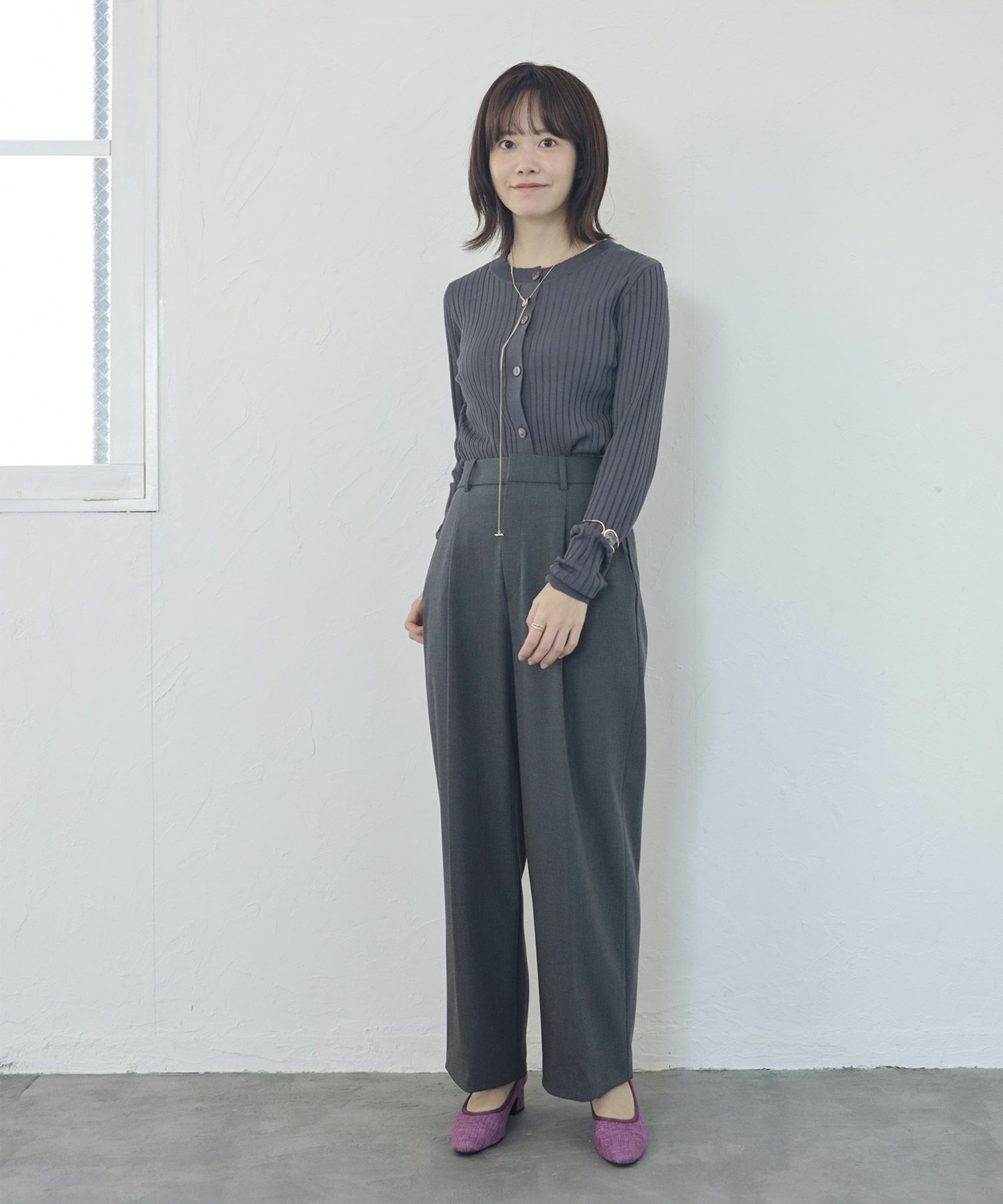履き口ゴムの柔らか素材スクエアトゥパンプス▲返品不可