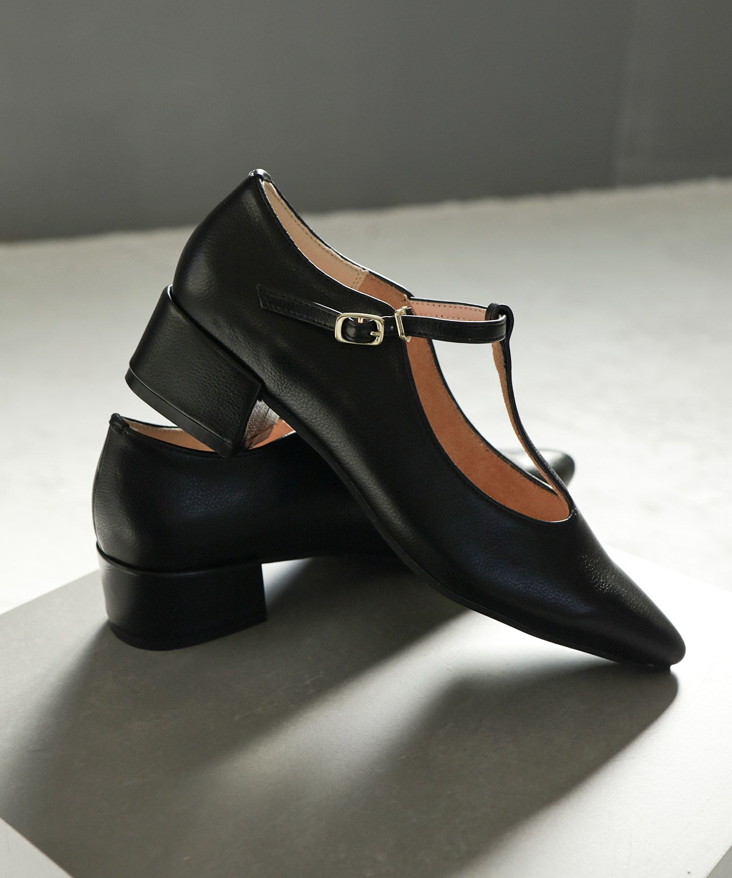 Tストラップミドルヒールパンプス 一部7月上旬入荷予定