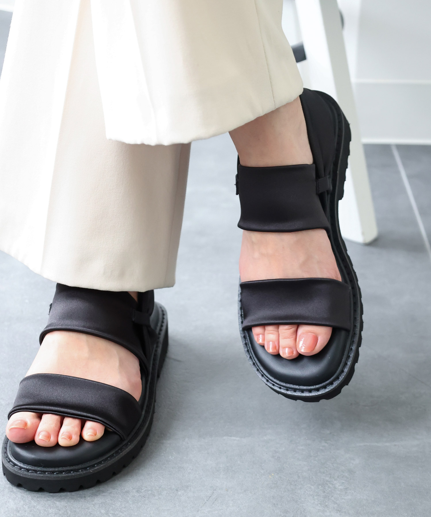 ストレッチサテン軽量厚底サンダル Newカラー Newサイズ 一部4月上旬 