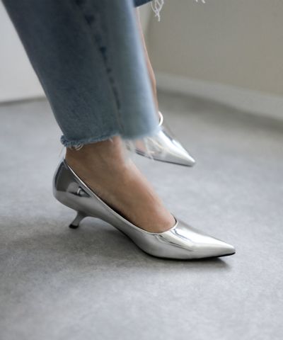 カーブヒールポインテッドトゥパンプス