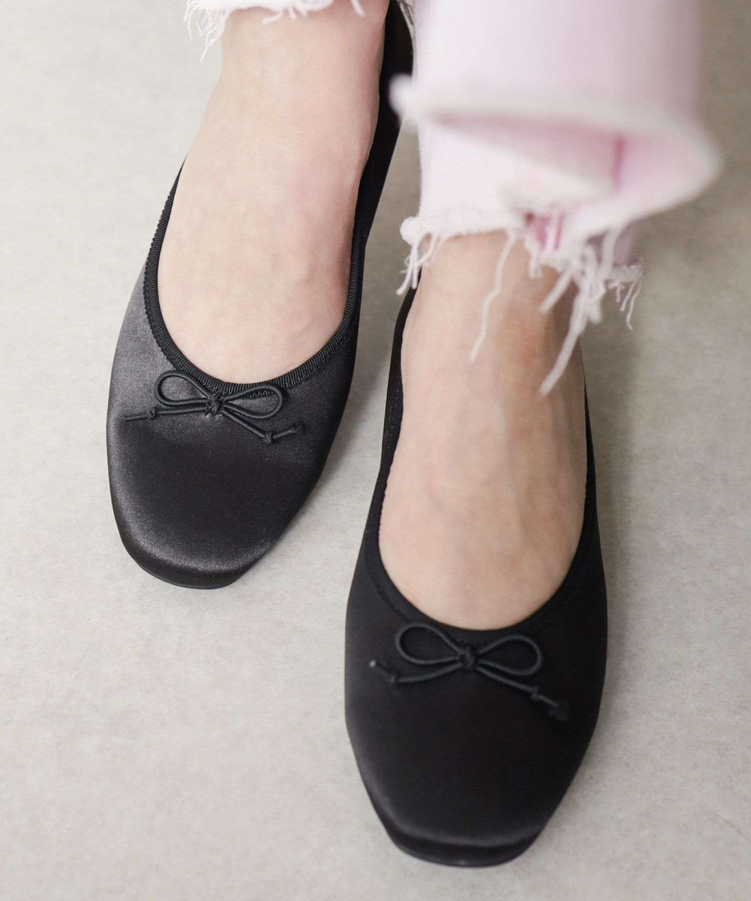 かかとがパカパカしにくい！ローヒールスクエアトゥパンプス