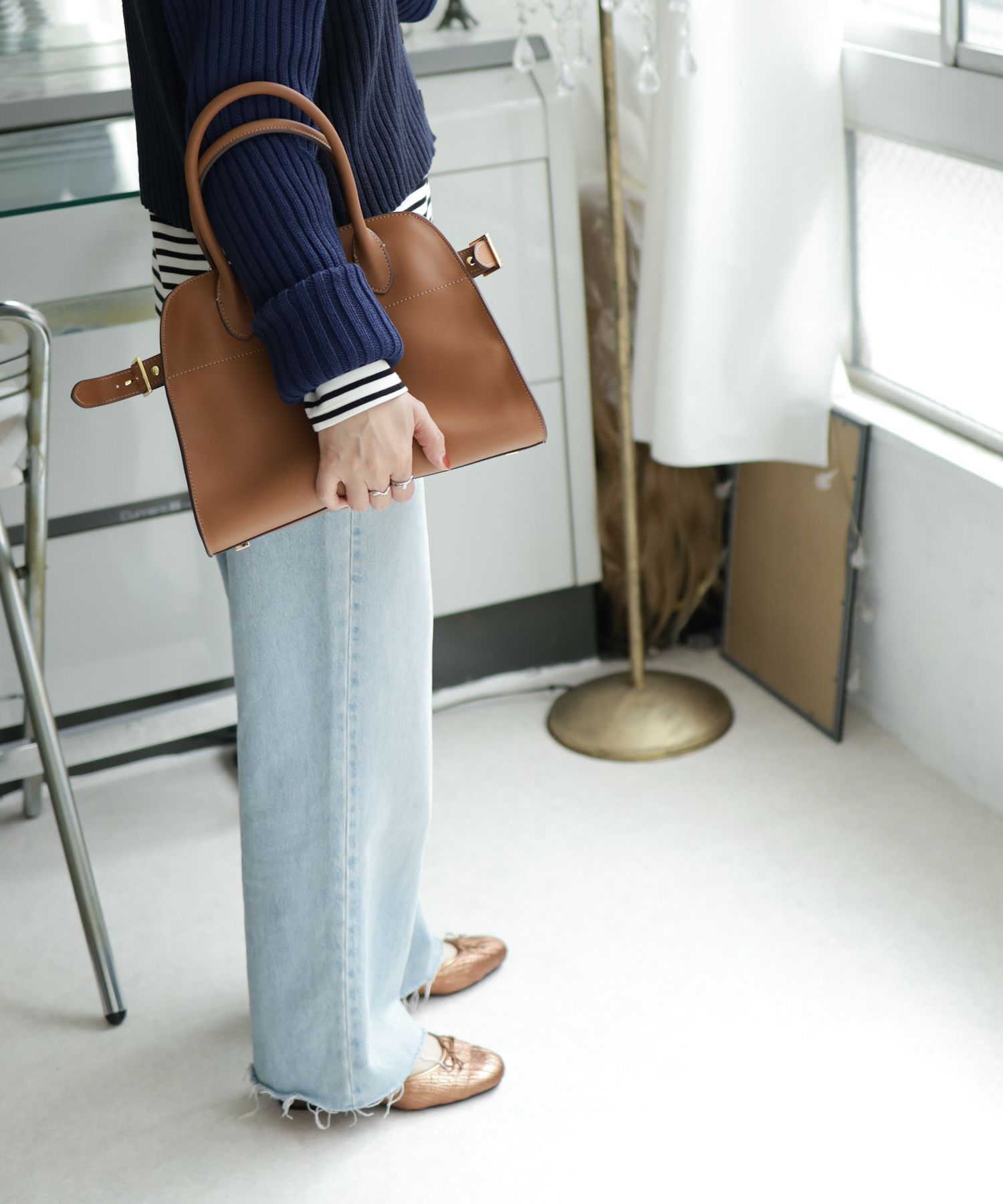 かかとゴムのスリングバックパンプス